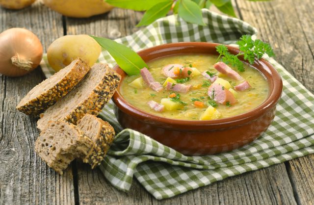 Вкусный суп из бобовых быстро восстанавливает витаминный запас организма зимой