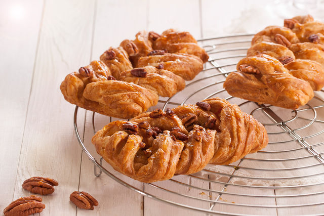 Орехи пекан добавляют в выпечку и десерты, а также в мясные, рыбные и грибные блюда