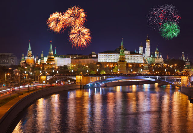 Москва отмечает День города!