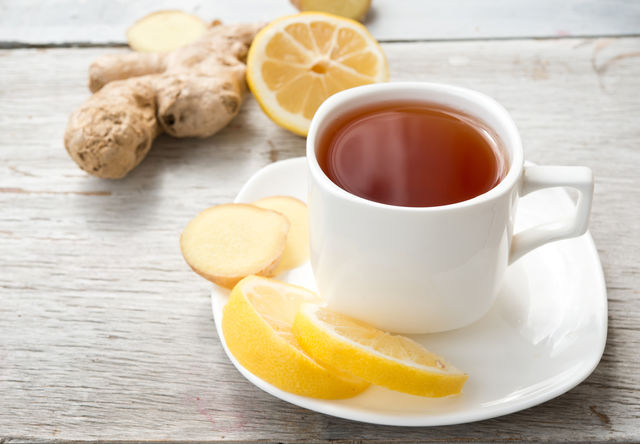 Чтобы подготовить к бегу сердце и почки, обязательно выпейте чашку негазированной воды или несладкого чая с лимоном