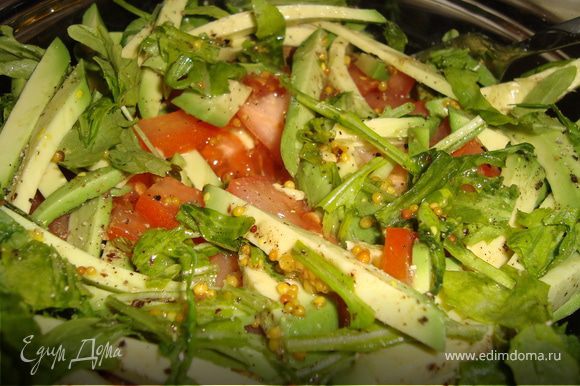 Салат из руколы с авокадо и помидором. Ингредиенты рукола