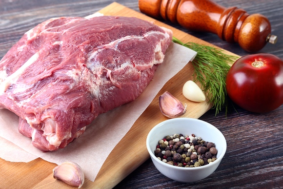 Лакомый кусочек: секреты приготовления и рецепты домашних мясных деликатесов