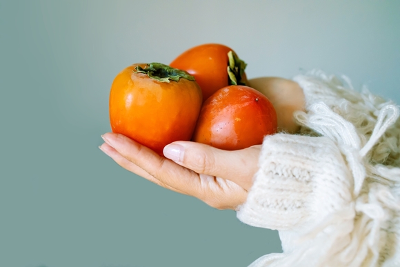Хурма: полезные свойства сезонной ягоды и ее применение в кулинарии