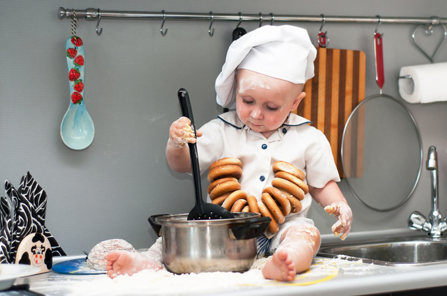 Готовить с детьми простые рецепты – самый эффективный способ заинтересовать и обучить ребенка новым навыкам