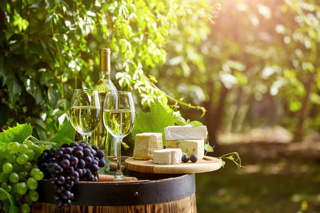 Белые чилийские вина идеально сочетаются с морепродуктами и фруктовыми десертами