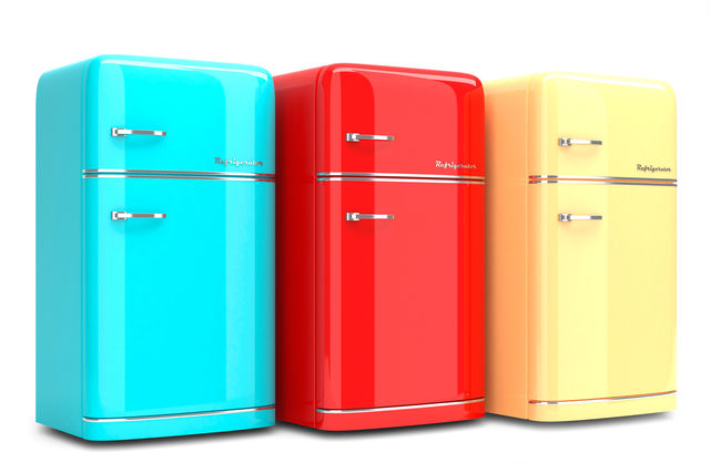 В основном холодильники выпускаются белыми, но сейчас можно увидеть модели всех цветов и оттенков