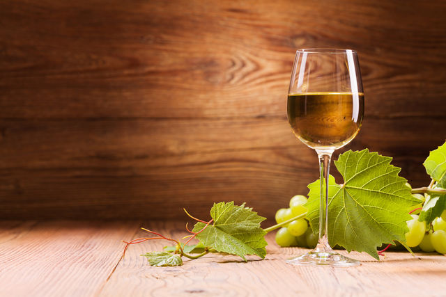 Белые аргентинские вина обладают гармоничным вкусом с интересными фруктовыми акцентами и пряным послевкусием