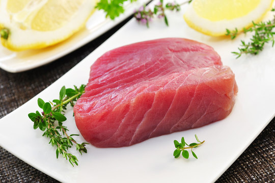 Под знаком тунца: готовим рыбные стейки на любой вкус