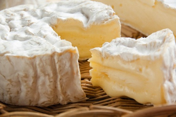 Сыр с белой плесенью камамбер с чем есть и как есть. Рецепты приготовления блюд с камамбером с фото