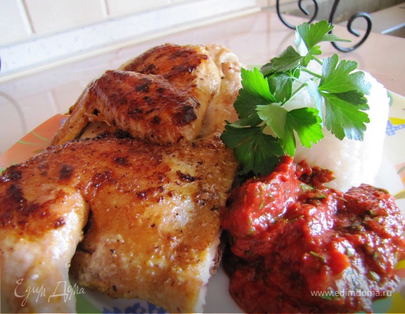 цыпленок табака на сковороде классический рецепт пошагово. цыпленок табака на сковороде классический рецепт пошагово. курица табака под прессом. курица табака на сковороде. соус для цыпленка табака.