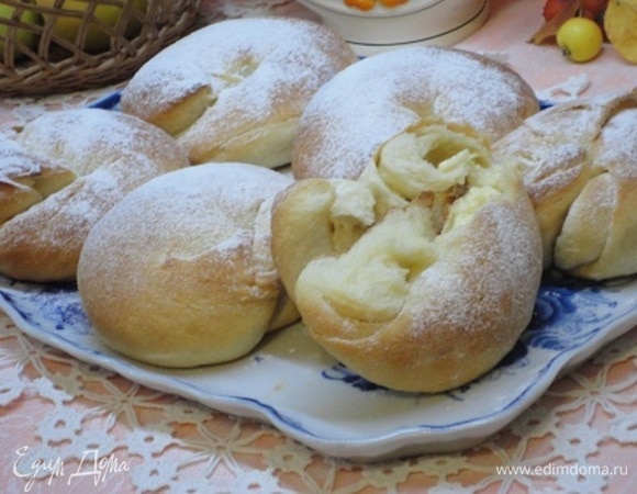 Сладкая булочка. Испанские булочки энсаймадас. Испанские булочки с заварным. Испанские булочки с заварным. Булочки завитушки с заварным кремом.
