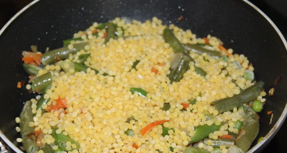 Как варить птитим. Крупа птитим. Птитим салат. Птитим зеленый. Израильский кускус птитим.