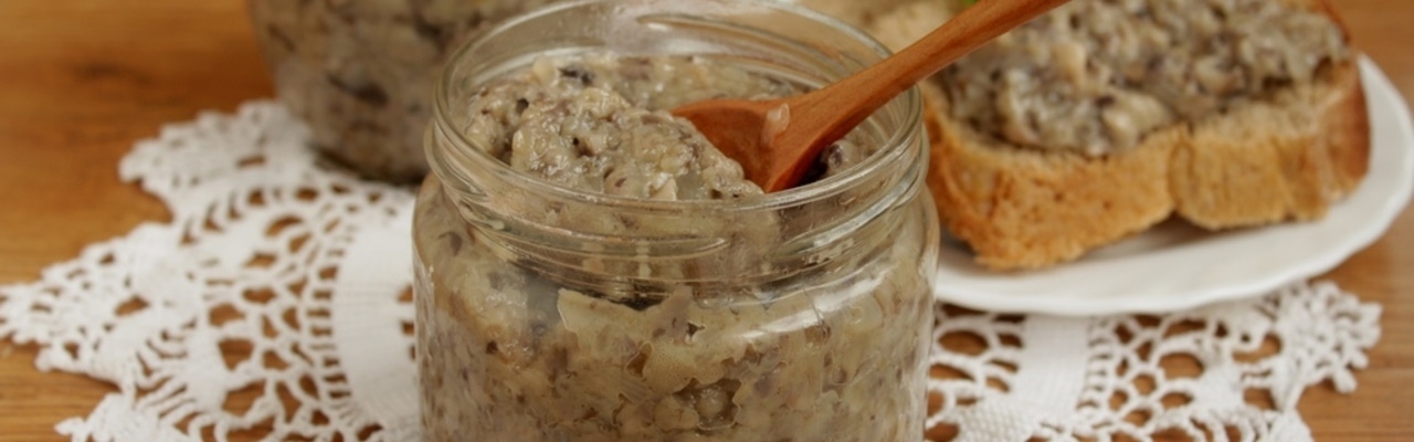 Икра из маслят на зиму без стерилизации. Икра из маслят на зиму. Икра из маслят на зиму без стерилизации. Масленок грибная икра. Икра из маслят.