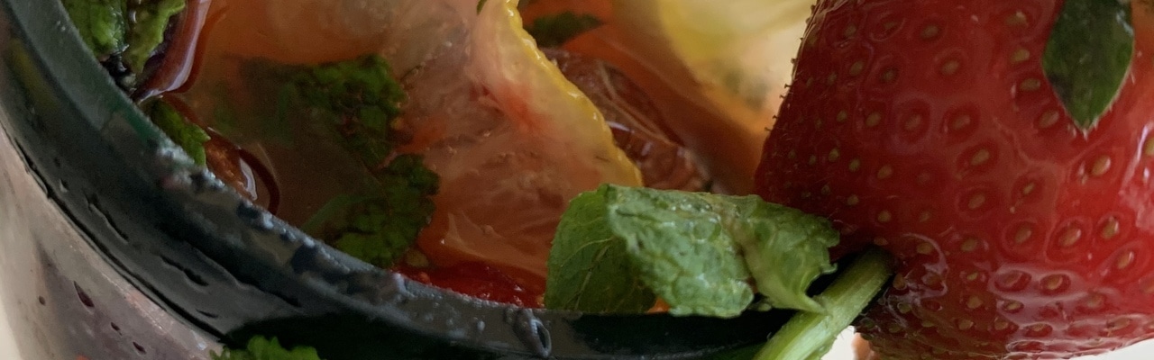 Клубничный мохито с базиликом: освежающий рецепт с вкусным сочетанием