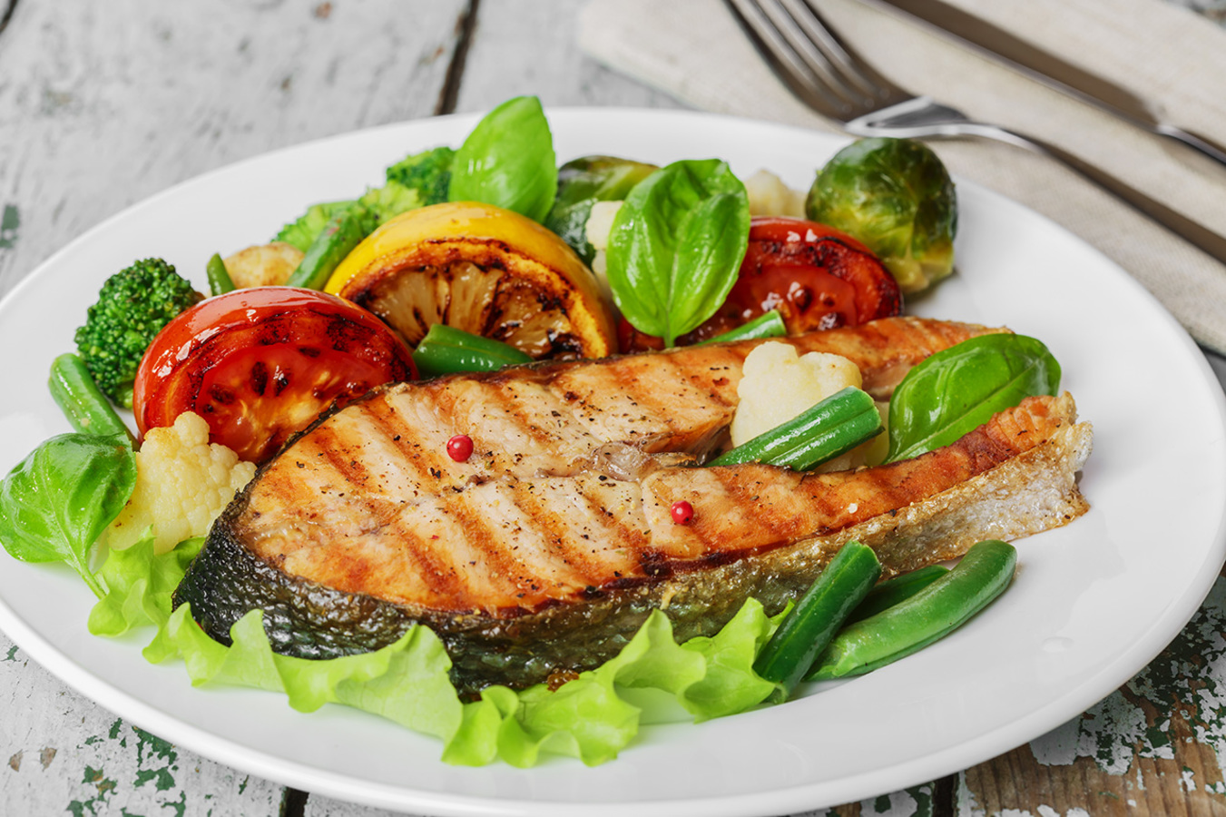 Как приготовить стейк лосося на сковороде: лучшие рецепты и секреты