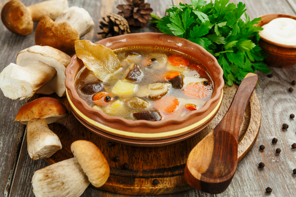 Как варить суп из сушеных грибов