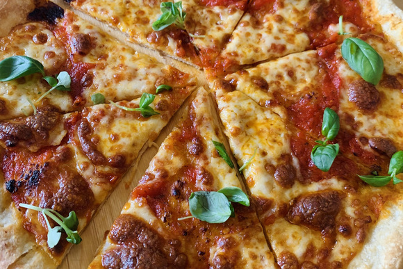 ТОП-6 лучших рецептов пицц для вечеринки: домашний пицца-бар