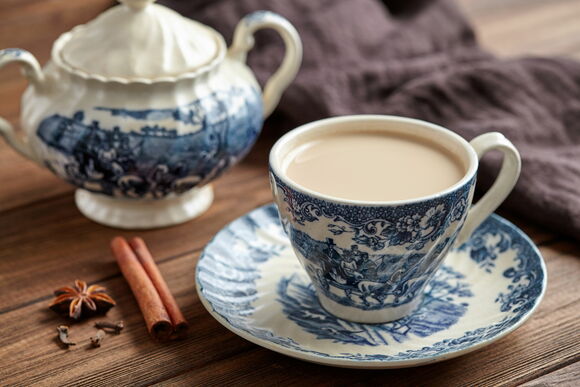 3 добавки в чай, которые сделают его полезнее: куркума, имбирь, молоко