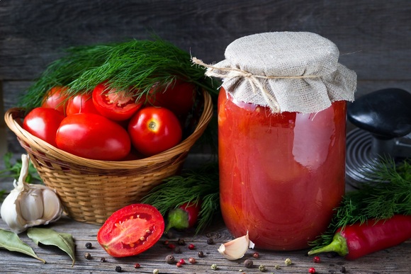 Как приготовить томатный сок на зиму в домашних условиях из помидор: простой рецепт