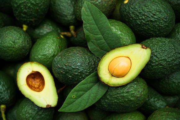 Авокадо: польза и вред для организма, свойства, состав, витамины, калорийность