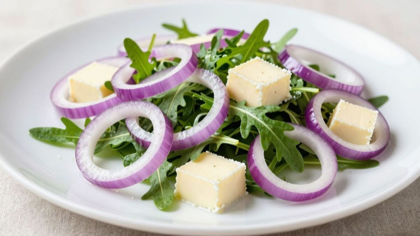 Ем этот луковый салат по рецепту Джейми Оливера весной, чтобы не страдать от дефицита витаминов